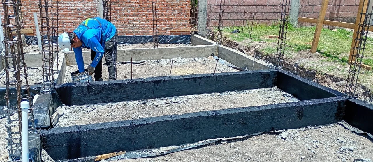 Impermeabilización de contratrabes de cimentación antes del relleno